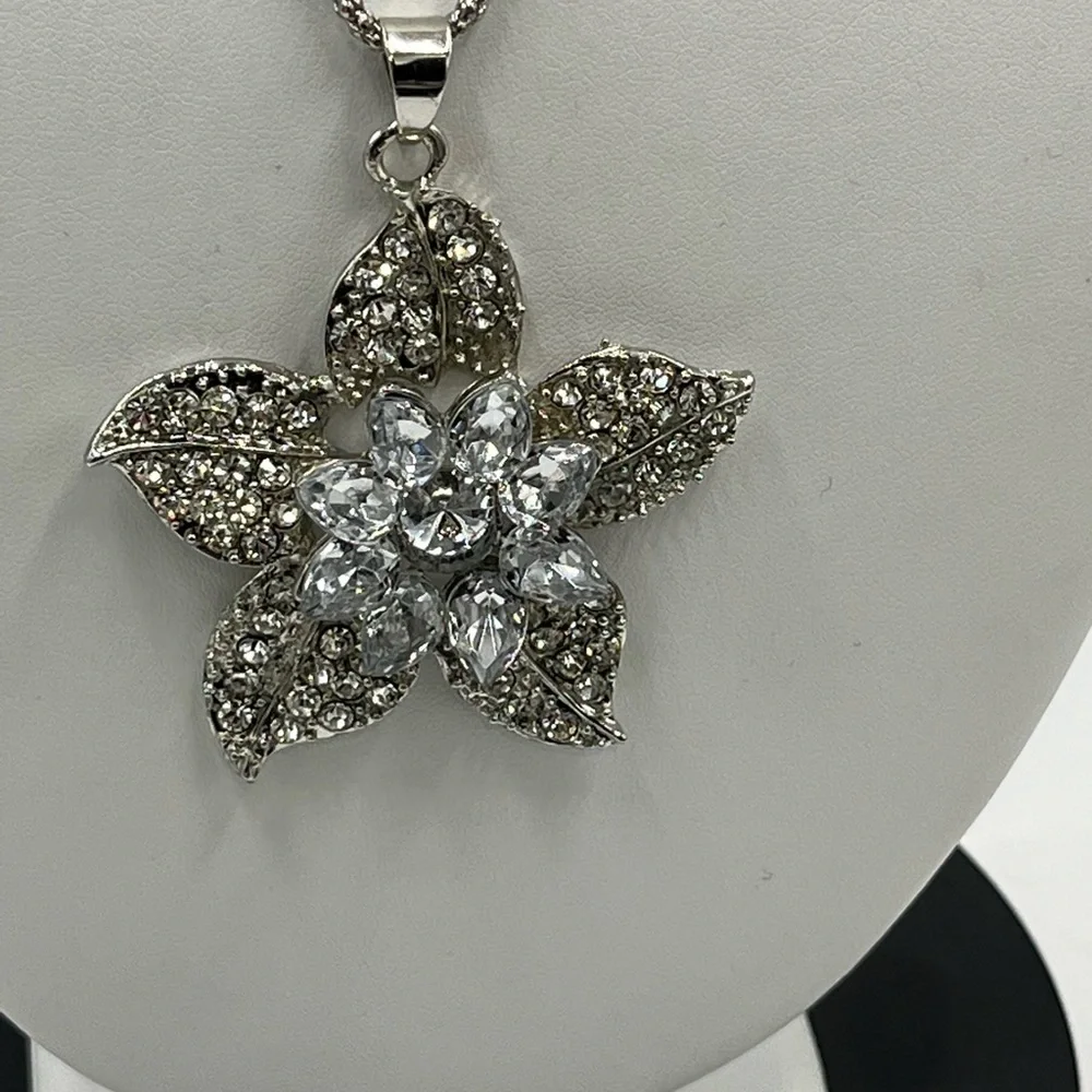 Betsey Johnson necklace 32”